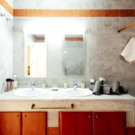 Apartament Chic By The Cathedral *